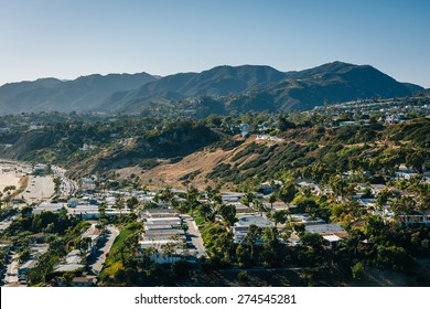 View of houses and the Santa Monica Mountains in Pacific Palisades, California. - Shutterstock ID 274545281