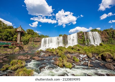 View Of The Iguazu Falls, Border Between Brazil And Argentina. The Falls Are One Of The Seven Wonders Of The World And Are Located In The Iguaçu National Park, A UNESCO World Heritage Site.