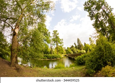 2,232 Royal Botanical Gardens Kew Images, Stock Photos & Vectors ...