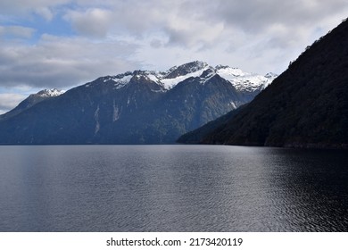 View Of Lake Manapouri's Glacial Landscape On A Boat Cruise.