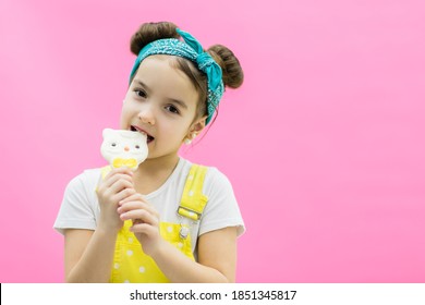 307 Little girl sucking lollipop Stock Photos, Images & Photography ...