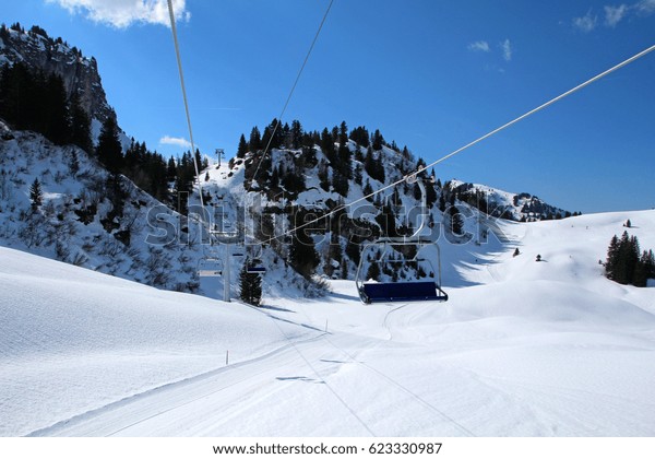 View Looking Mountain Swiss Alps Chair Stockfoto Jetzt