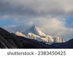 View the main peak of Gongga Snow Mountain in the high mountains