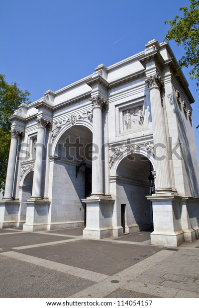 A view of Marble Arch in\
London.