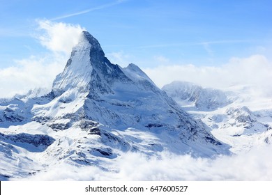 Blick auf das Matterhorn von der Bergstation Rothorn. Schweizer Alpen, Wallis, Schweiz.