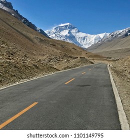 View Of Mount Everest En Route To Base Camp, Tibet