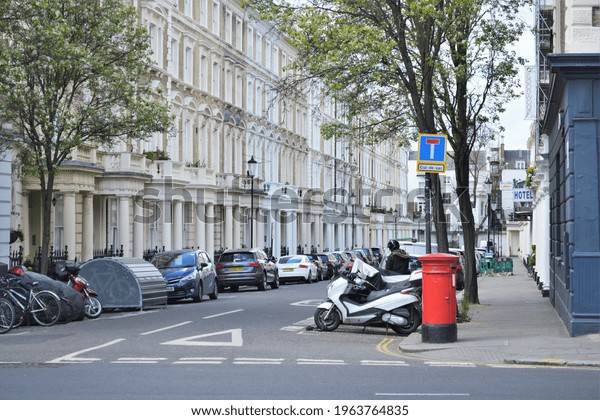 A view on Clanricarde Gardens street from\
Bayswater road, London, Great Britain, UK. A cul-de-sac signs at\
the entrance. Space for copy.\
