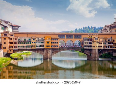 A view on Ponte Vecchio in Florence at sunset - Shutterstock ID 209565049