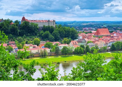 Blick über die Elbe auf die Stadt Pirna, Sachsen, Deutschland, Europa