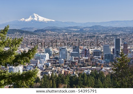 View of Portland, Oregon from Pittock Mansion.