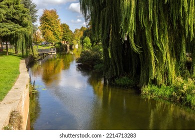 View of the river Welland in Spalding on a beautiful autumn afternoon, Lincolnshire, East Midlands, England