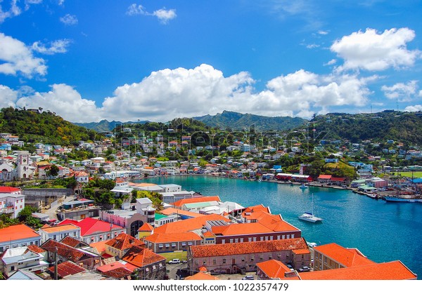 グレナダ島の首都 小アンティル諸島のカリブ海の地域 セントジョージの町の眺め の写真素材 今すぐ編集