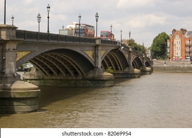 View Southern Bank River Thames Battersea Stock Photo 82069954 ...