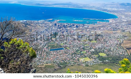view from Tablemountain mesa to cape town