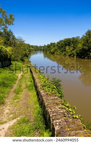 View of the Tarn river from Lisle-sur-Tarn