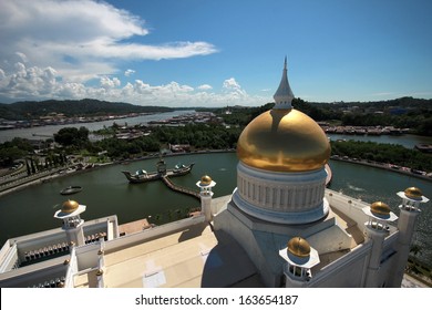 view from top. Sultan Omar Ali Saifuddien Mosque is a royal Islamic mosque located in Bandar Seri Begawan, the capital of the Sultanate of Brunei.