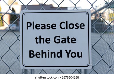 FREE POSTHYT PLEASE SHUT THE GATE 'PLEASE SHUT THE GATE'  MAGNETIC SIGN, 