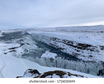 Vistas desde las cataratas de Gulfoss en Islandia 