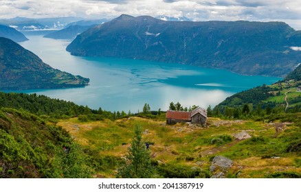 Aussicht auf LustraFjord von Molden wandern, Norwegen