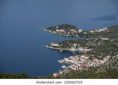 Village Of ''agia Kiriaki'' At South Pillion