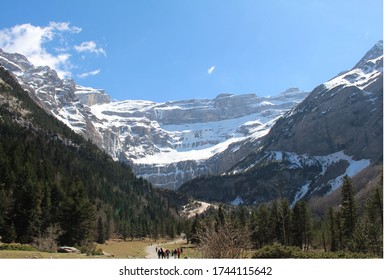 Village De Gavarnie, France, April 20, 2017, View Of The Cirque De Gavarnie, Pyrénées National Park