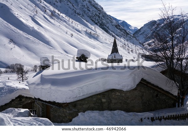 Village De Montagne Sous La Neige Transportation