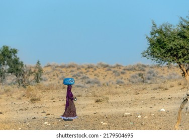 Village In The Desert, Rohi Desert In Punjab, People In The Village Of Cholistan 