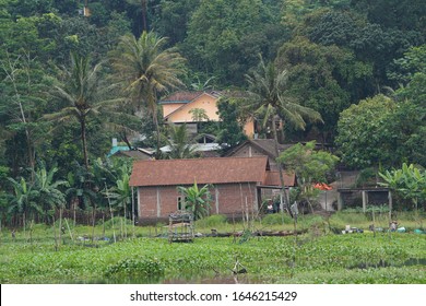 Imagenes Fotos De Stock Y Vectores Sobre Poblacion Rural