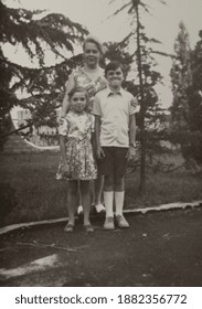 VILLANOVA DEL GHEBBO, ITALY JUNE 1964: Family Memories In 60s