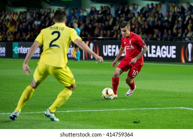 VILLARREAL, SPAIN - 28 APR: Philippe Coutinho plays at the Europa League semifinal match between Villarreal CF and Liverpool FC at the El Madrigal Stadium on April 28, 2016 in Villarreal, Spain.