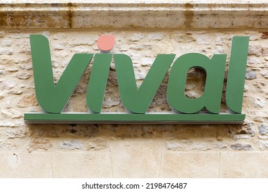 Villefranche Du Perigord, France - June 26, 2021: Vival Logo On A Wall. Vival Is A French Convenience Store Belonging To The Casino Group