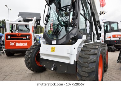 Bobcat Equipment Images Stock Photos Vectors Shutterstock