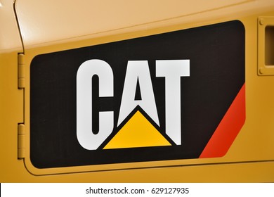 59 HQ Images Cat Heavy Equipment Logo / Caterpillar Earnings Dive As Coronavirus Wreaks Economic Havoc