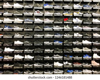 458 Nike store shelfs Images, Stock Photos & Vectors | Shutterstock