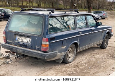 Vilnius/Lithuania March 31, 2020
1993 Volvo 240 GL Estate. The Volvo 200 Series (or 240 And 260 Series) Is A Range Of Mid-size Cars 