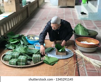 Vinh Phuc , Vietnam 2th Febuary : Making “Banh Chung”- Traditional Cake Of Vietnam On Lunar New Year