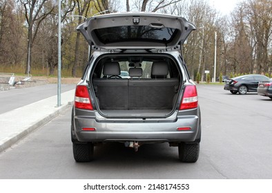 Vinnytsia, Ukraine; April 20, 2022.  Open trunk of a modern SUV. Kia Sorento open trunk. Kia Sorento clean trunk. Rear view. Editorial photo.