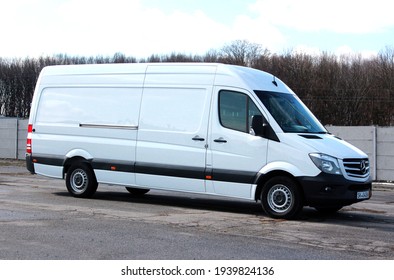 white van mercedes