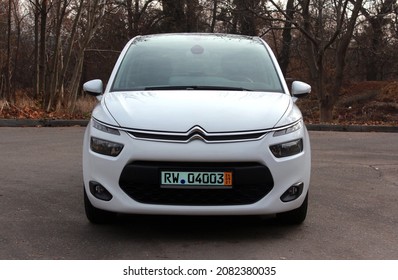 287 Citroen picasso Images, Stock Photos & Vectors | Shutterstock