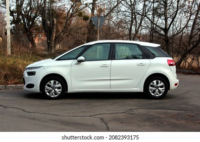 287 Citroen picasso Images, Stock Photos & Vectors | Shutterstock