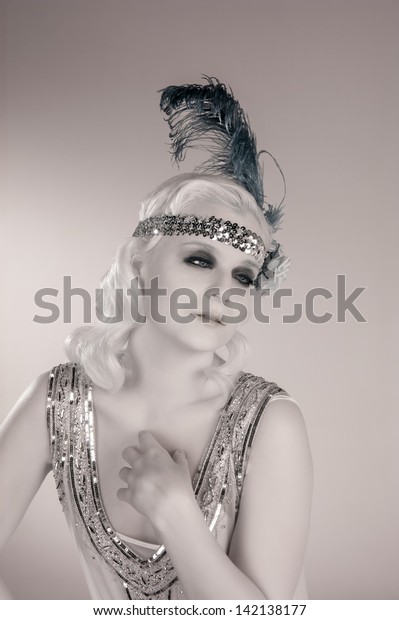 flapper girl 1920s