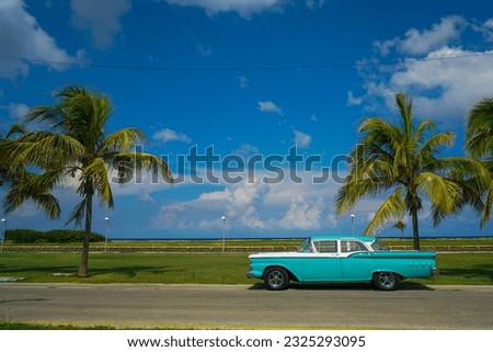 Vintage American car in Cuban coast 