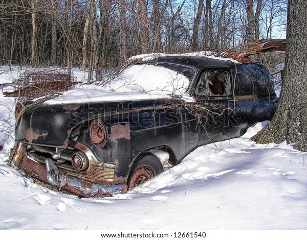 vintage auto\
abandoned