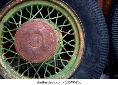 Vintage Auto Tire Spoked Wheel Rim Stock Photo 136495958 | Shutterstock