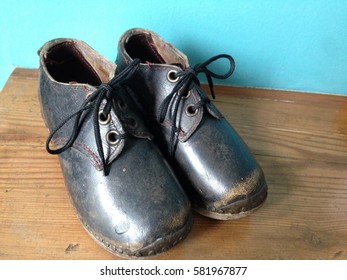 children's wooden clogs