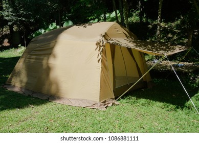 Vintage Cabin Tent Campside Stock Photo 1086881111 | Shutterstock