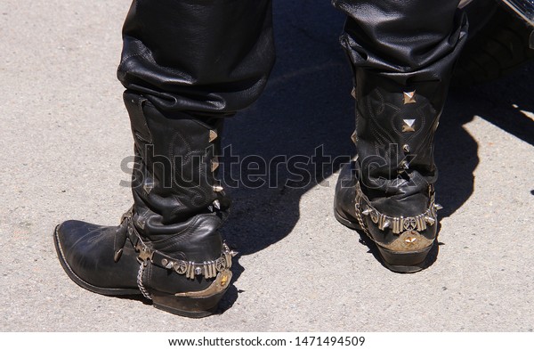 cowboy boot spikes