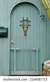 Vintage Craftsman Style Arched Front Entry