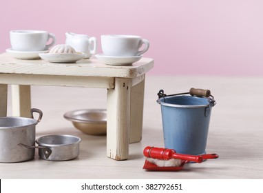 Vintage Dollhouse Kitchen Equipments