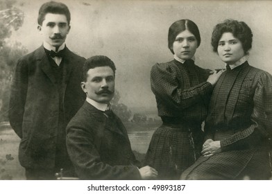 Vintage Family Photo (circa 1905-1910)